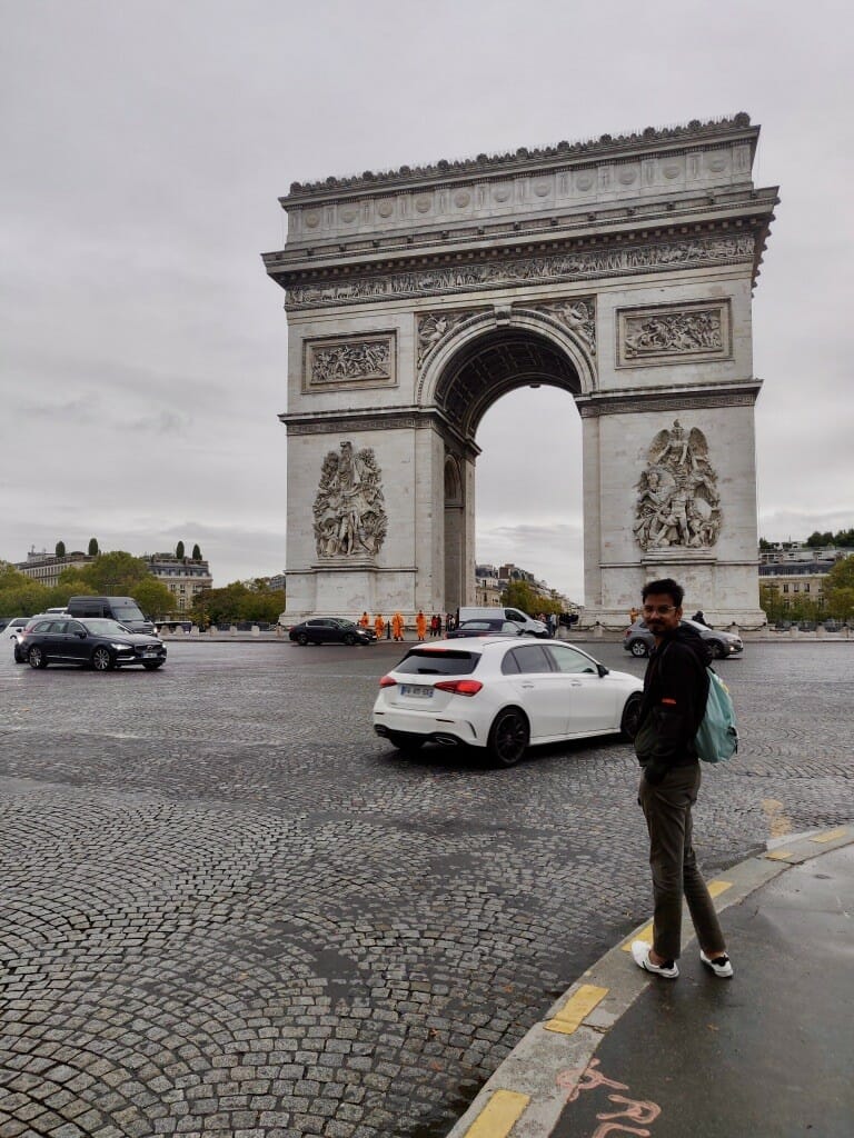 arc-de-triomphe-chasing-whereabouts