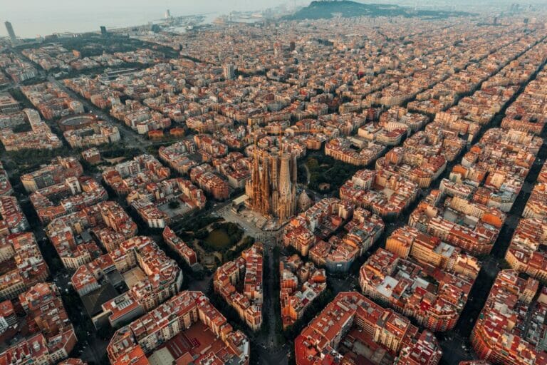 Más de 50 pies de foto y subtítulos de Instagram de Barcelona